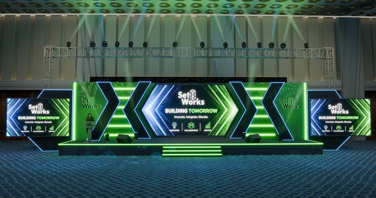 NeoPulse X3 – Futuristic Triple Screen Conference Stage